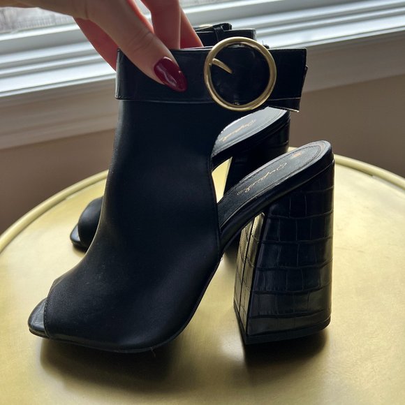 Qupid Black Leather Peep Toe Heels - Picture 4 of 8